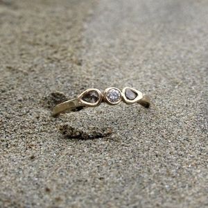14K yellow gold diamonds ring.